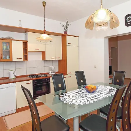 Сasa de vacaciones Kastel Gomilica Xi *
