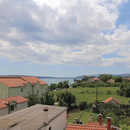Awesome In Kastel Gomilica With Kitchen Holiday home *