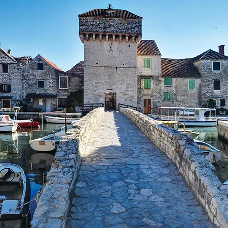 Awesome In Kastel Gomilica With Kitchen Kastela